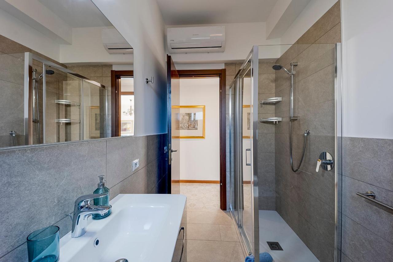 Portosole Attic - With Terrace And Private Parking Lejlighed Sanremo Eksteriør billede