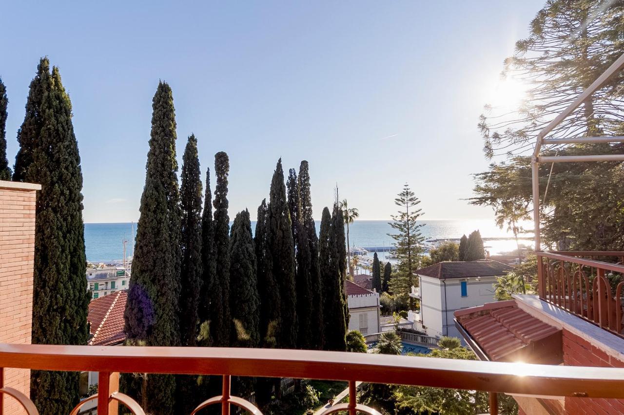 Portosole Attic - With Terrace And Private Parking Lejlighed Sanremo Eksteriør billede