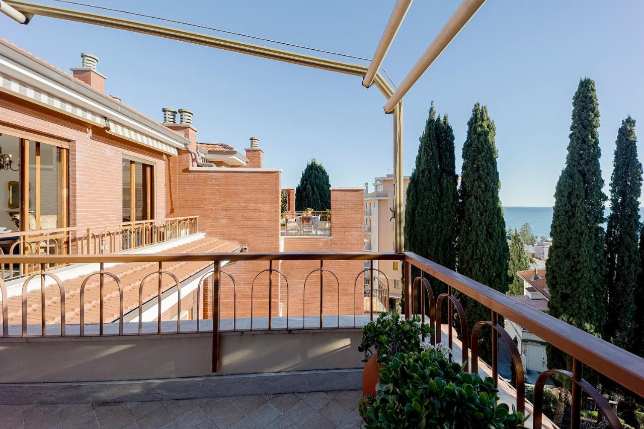 Portosole Attic - With Terrace And Private Parking Lejlighed Sanremo Eksteriør billede